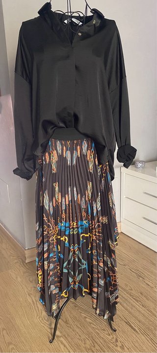 Falda Zara Plisada Asimétrica Estampada