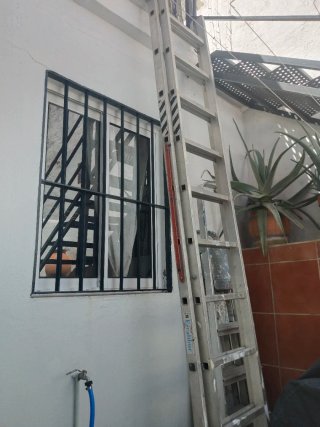 Escalera telescópica 10 peldaños EN 131.