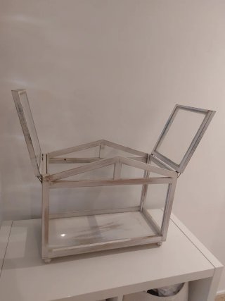 Casa de cristal y madera