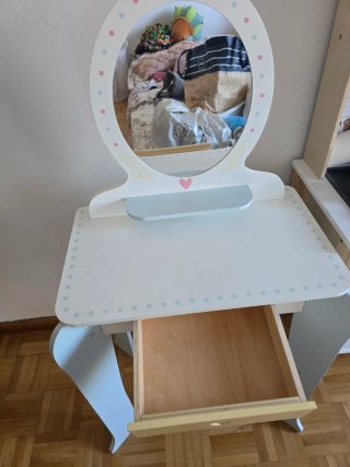 Tocador infantil con espejo y cajón