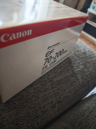 Caja Oficial de Canon EF 70-200mm f/4L USM
