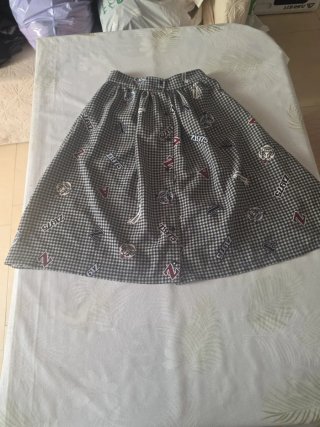 Chaleco falda y vestido estampado floral