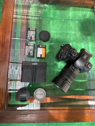 Panasonic Lumix GH5 + Objetivo Lumix 45-150