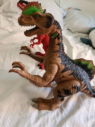 2 Dinosaurios de Juguete