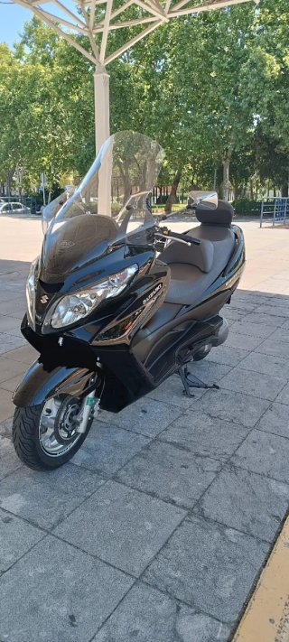 Suzuki Burgman AN400  limited octubre 2009
