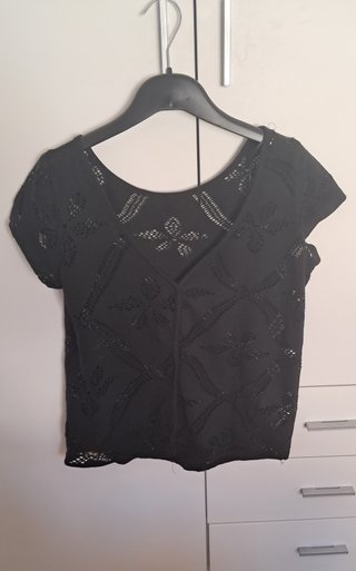 Camiseta negra calada