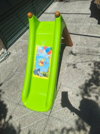 Tobogán infantil verde