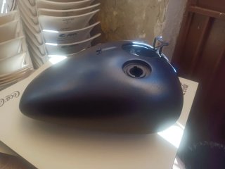 Depósito moto custom azul