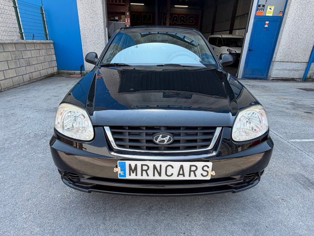 Hyundai Accent (solo 104.000)