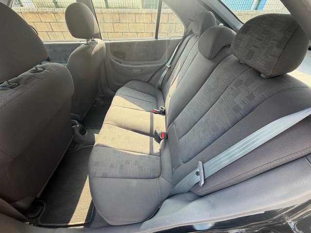Hyundai Accent (solo 104.000)