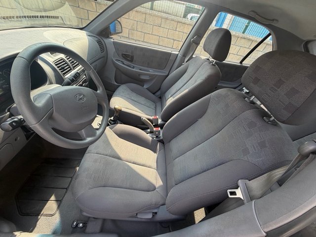 Hyundai Accent (solo 104.000)