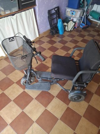 Silla de ruedas eléctrica plegable