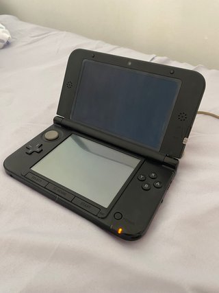 Nintendo 3DS XL Rossa + 3 Giochi e Caricatore