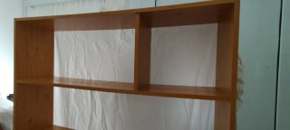 Estantería de madera