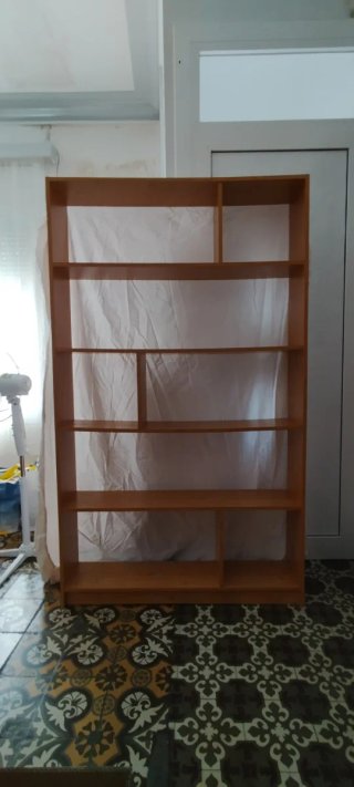 Estantería de madera