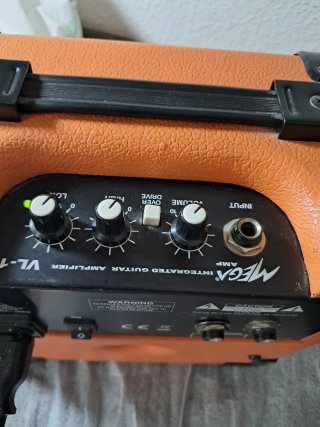 Amplificador de Guitarra Mega Naranja