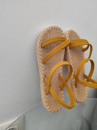 Sin estrenar.Sandalias de verano
