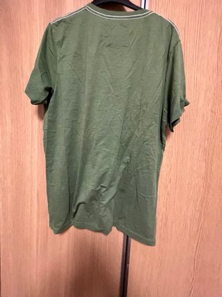 Camiseta H&M verde oliva LOGG