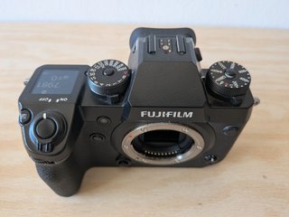Fujifilm X-H1 con Grip y Flash EF-X8