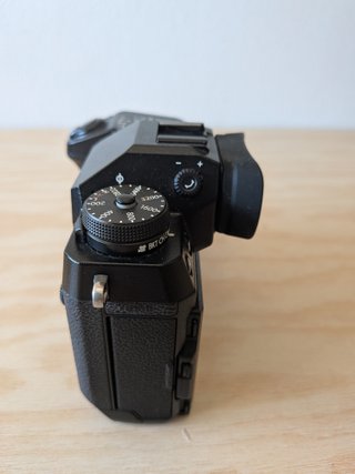 Fujifilm X-H1 con Grip y Flash EF-X8
