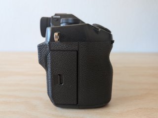Fujifilm X-H1 con Grip y Flash EF-X8