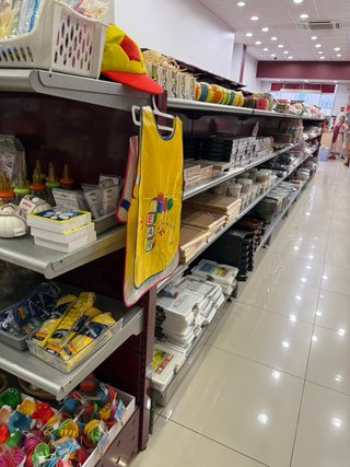 Estanterías metálicas para tienda