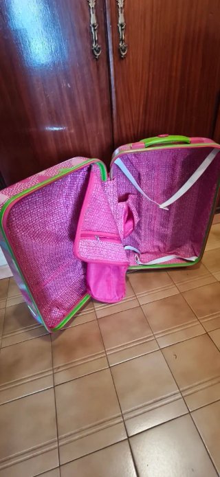 Maleta de viaje rígida de Agatha Ruiz de la Prada