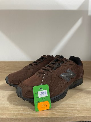 New Balance 204L Talla 36 Marrón