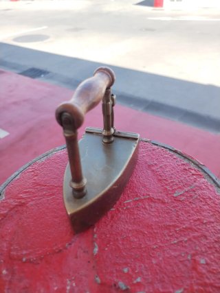 Plancha antigua de latón