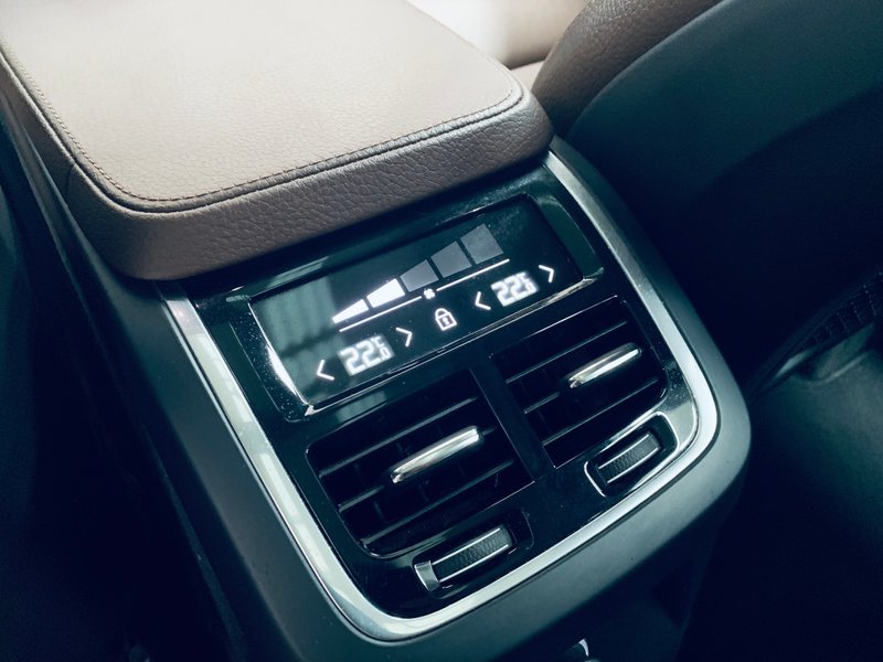 Volvo XC90 2020, foto 28