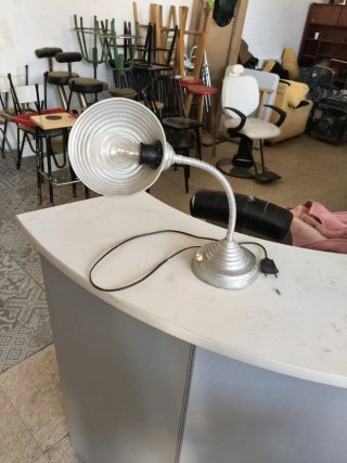Lámpara de escritorio vintage plateada