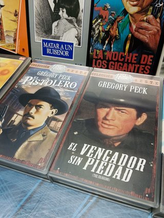 7 vhs, Peliculas de Gregory Peck + foto del actor enmarcada