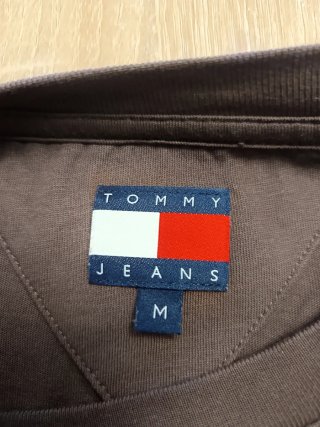 Camiseta Tommy Jeans NYC Marrón Talla M