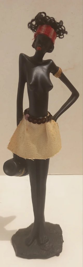 Lote 4 figuras mujeres tribales africanas