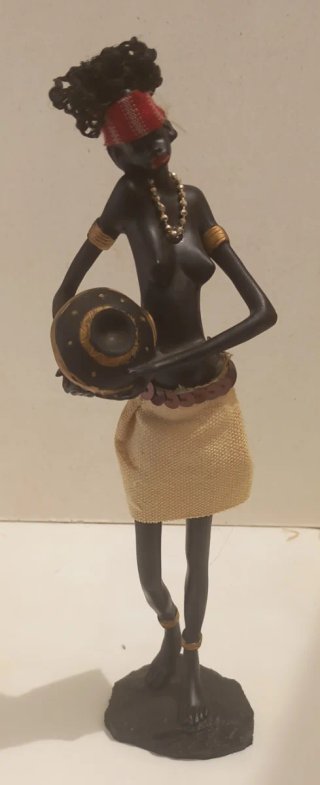 Lote 4 figuras mujeres tribales africanas