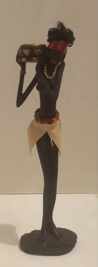 Lote 4 figuras mujeres tribales africanas