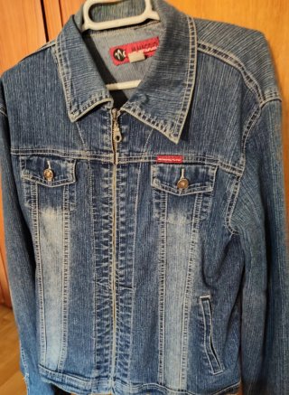Chaqueta tejana con cremallera