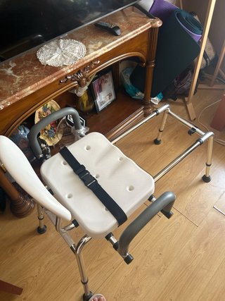 Silla para banar a la gente mayor