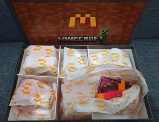 Box Completa Minecraft x McDonald's - Nuova