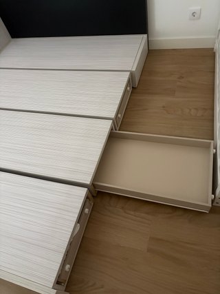 Habitación cama tatami cajones, colchón y mesilla