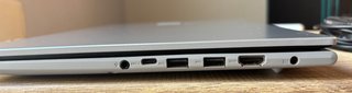 ASUS Vivobook 15 Ryzen 7 / 24GB RAM + mouse
