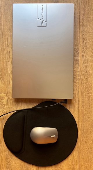 ASUS Vivobook 15 Ryzen 7 / 24GB RAM + mouse