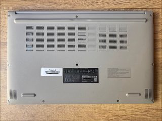 ASUS Vivobook 15 Ryzen 7 / 24GB RAM + mouse