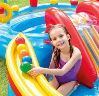 Piscina hinchable con tobogán y arcoíris
