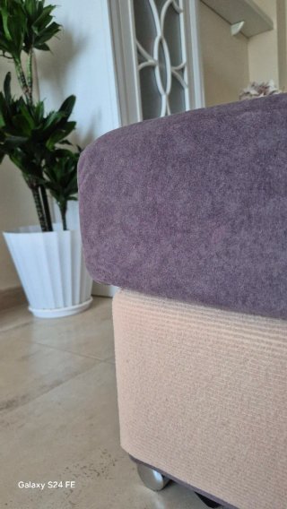 Sofá modular ,tiene pequeño desperfecto( arañazos)