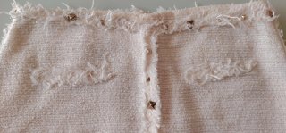 Falda Zara beige remaches y flecos