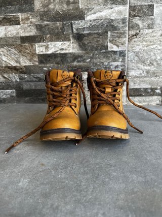 Botas para bebé color miel