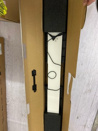 Bose Smart Soundbar 900 Blanca + mando+ Caja