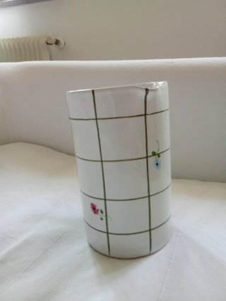 Brocca in ceramica decorata a mano