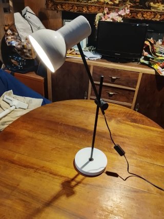 Lámpara de mesa antigua